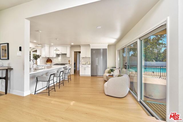 1908 Lyans Drive, La Canada Flintridge, CA 91011