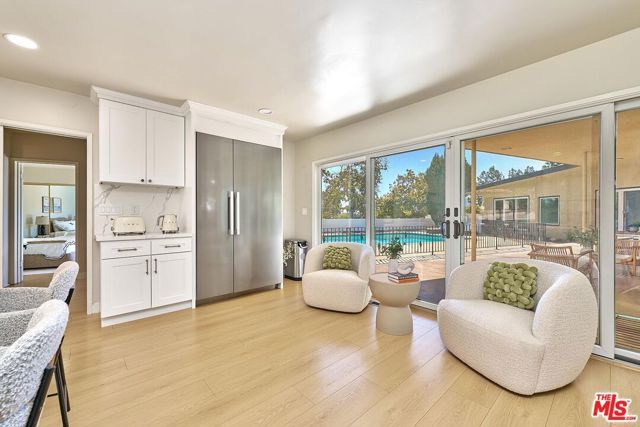 1908 Lyans Drive, La Canada Flintridge, CA 91011