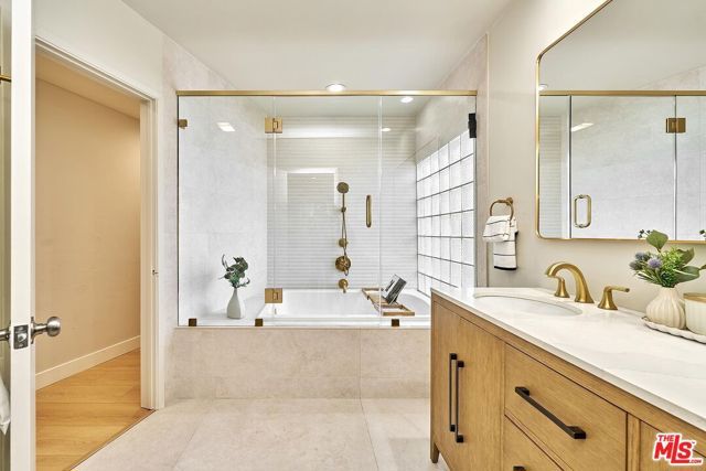 1908 Lyans Drive, La Canada Flintridge, CA 91011