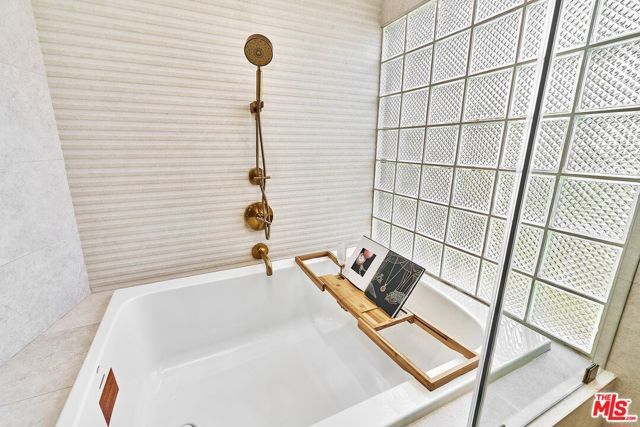 1908 Lyans Drive, La Canada Flintridge, CA 91011