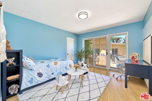 1908 Lyans Drive, La Canada Flintridge, CA 91011