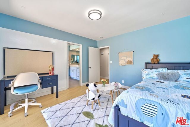 1908 Lyans Drive, La Canada Flintridge, CA 91011