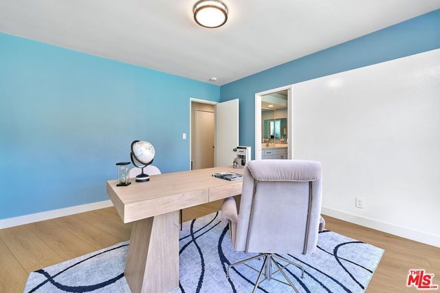 1908 Lyans Drive, La Canada Flintridge, CA 91011