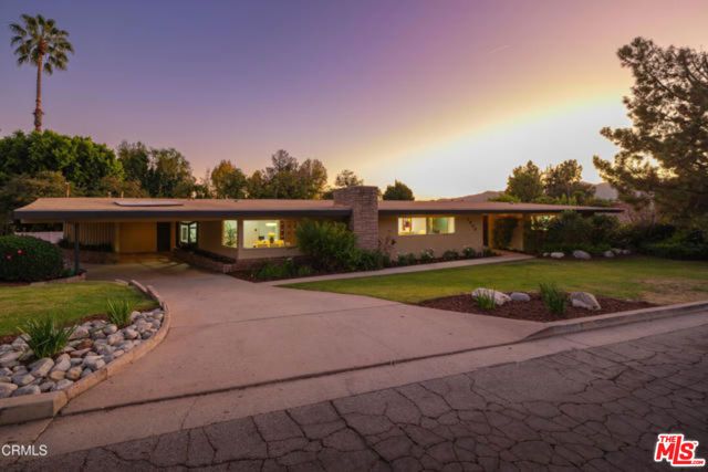 1908 Lyans Drive, La Canada Flintridge, CA 91011