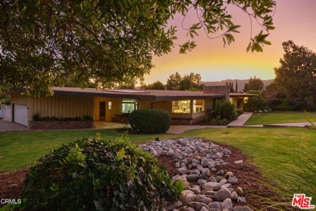 1908 Lyans Drive, La Canada Flintridge, CA 91011