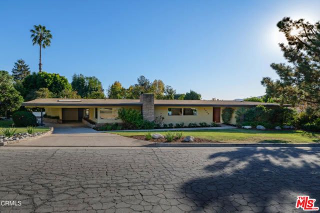 1908 Lyans Drive, La Canada Flintridge, CA 91011