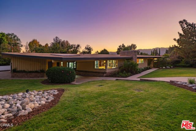 1908 Lyans Drive, La Canada Flintridge, CA 91011