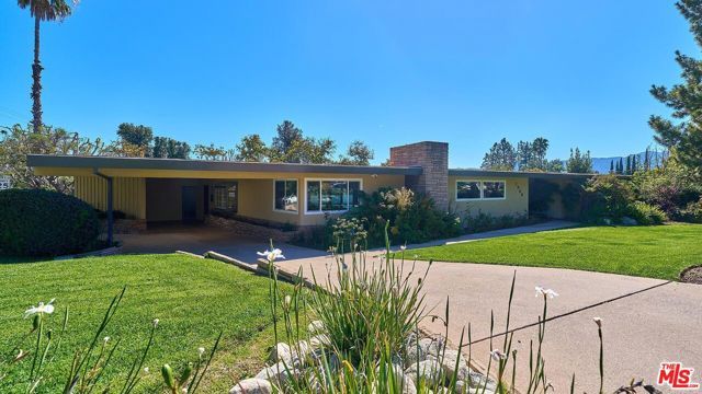 1908 Lyans Drive, La Canada Flintridge, CA 91011