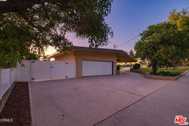 1908 Lyans Drive, La Canada Flintridge, CA 91011