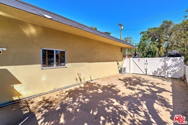 1908 Lyans Drive, La Canada Flintridge, CA 91011