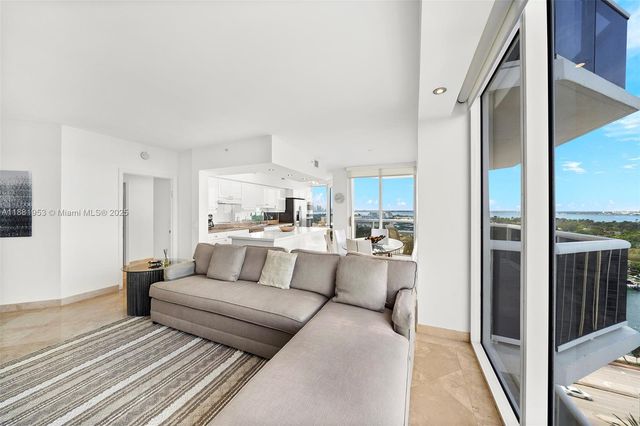 4779 Collins Ave 1707, Miami Beach, FL 33140
