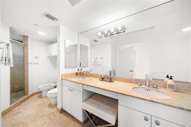 4779 Collins Ave 1707, Miami Beach, FL 33140