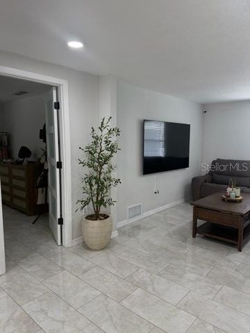 211 66TH AVENUE W FL, Bradenton, FL 34207