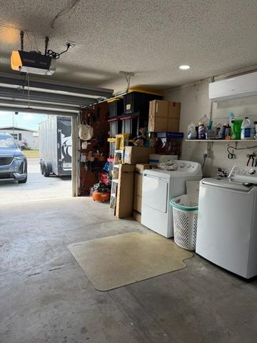 211 66TH AVENUE W FL, Bradenton, FL 34207