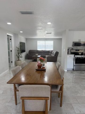 211 66TH AVENUE W FL, Bradenton, FL 34207