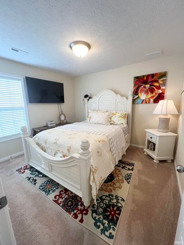 5020 Mustang Drive, Evansville, IN 47715