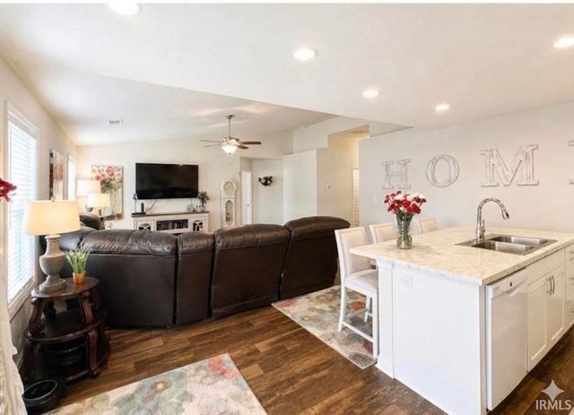 5020 Mustang Drive, Evansville, IN 47715