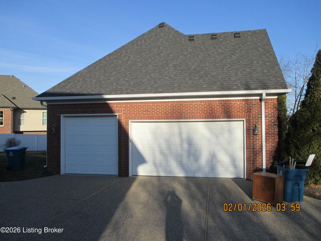 1217 Blackthorn Rd, Louisville, KY 40243