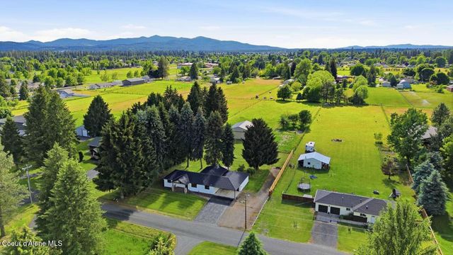 5815 N 17th ST, Dalton Gardens, ID 83815