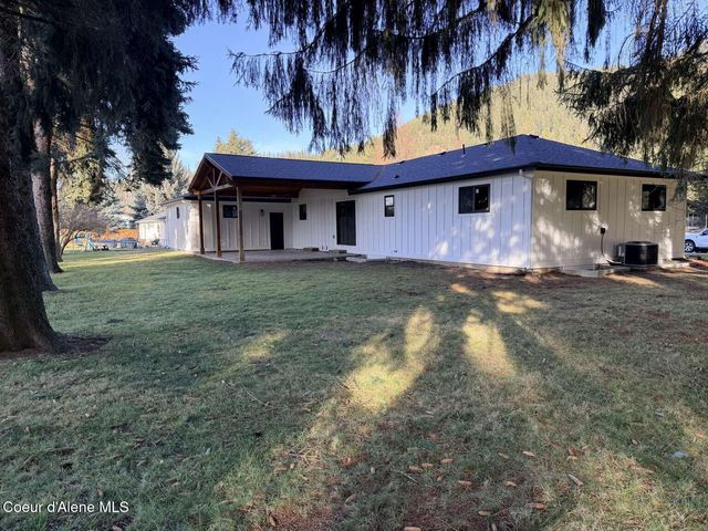 5815 N 17th ST, Dalton Gardens, ID 83815