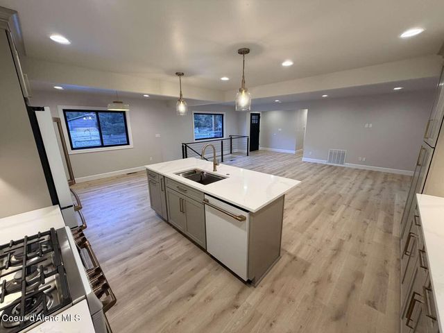 5815 N 17th ST, Dalton Gardens, ID 83815