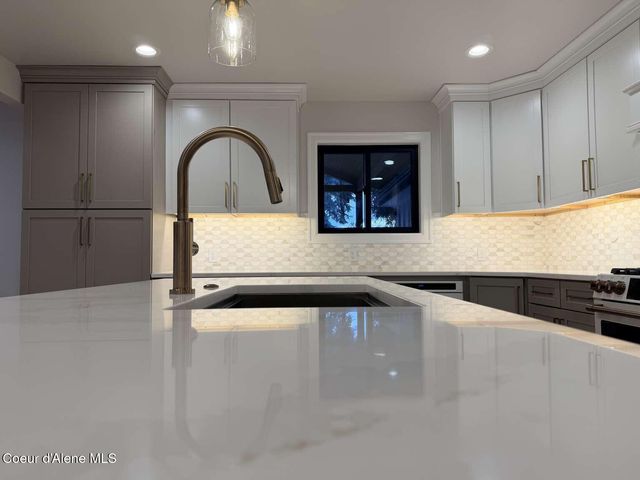 5815 N 17th ST, Dalton Gardens, ID 83815