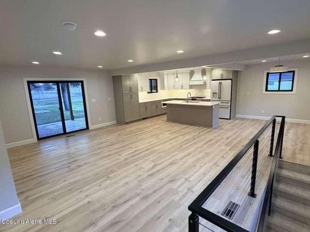 5815 N 17th ST, Dalton Gardens, ID 83815