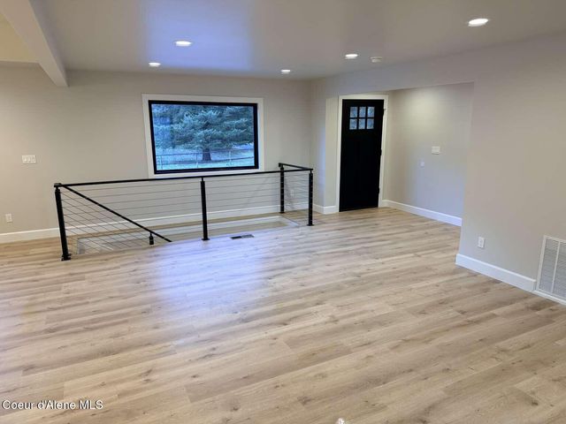 5815 N 17th ST, Dalton Gardens, ID 83815