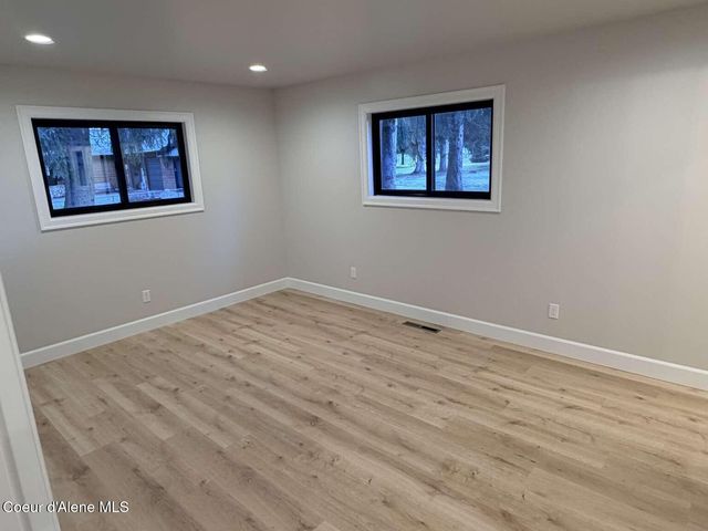 5815 N 17th ST, Dalton Gardens, ID 83815