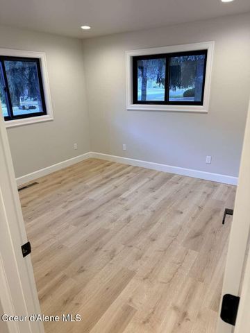 5815 N 17th ST, Dalton Gardens, ID 83815