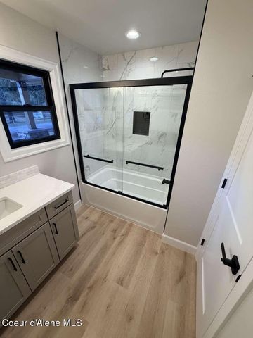 5815 N 17th ST, Dalton Gardens, ID 83815