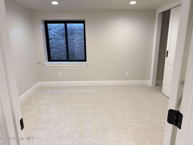 5815 N 17th ST, Dalton Gardens, ID 83815