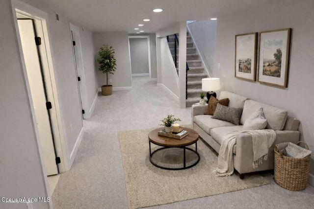 5815 N 17th ST, Dalton Gardens, ID 83815