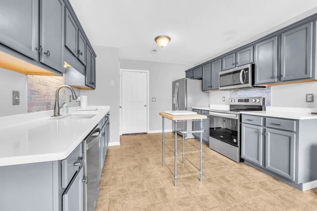 252 Harold Dr, Clarksville, TN 37040