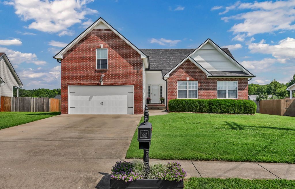 252 Harold Dr, Clarksville, TN 37040