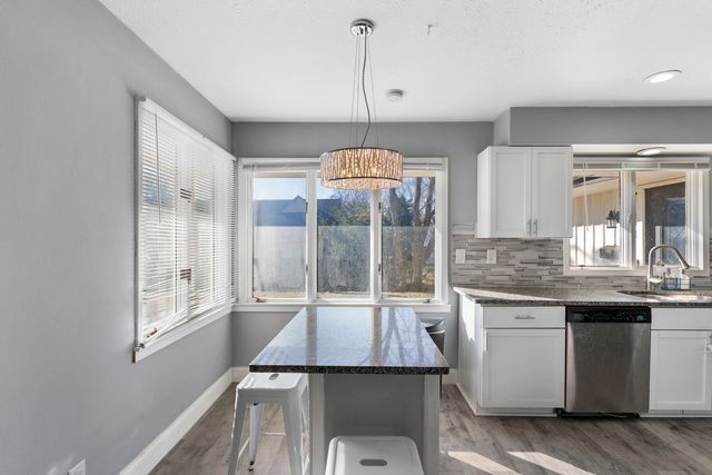 918 Mayfair Place, Rockford, IL 61107