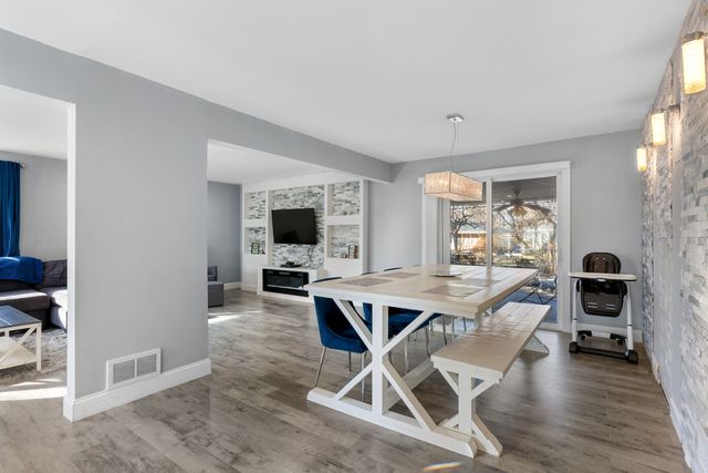 918 Mayfair Place, Rockford, IL 61107