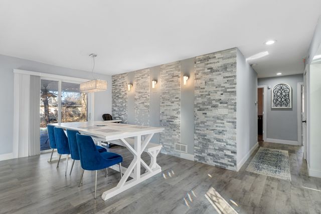 918 Mayfair Place, Rockford, IL 61107