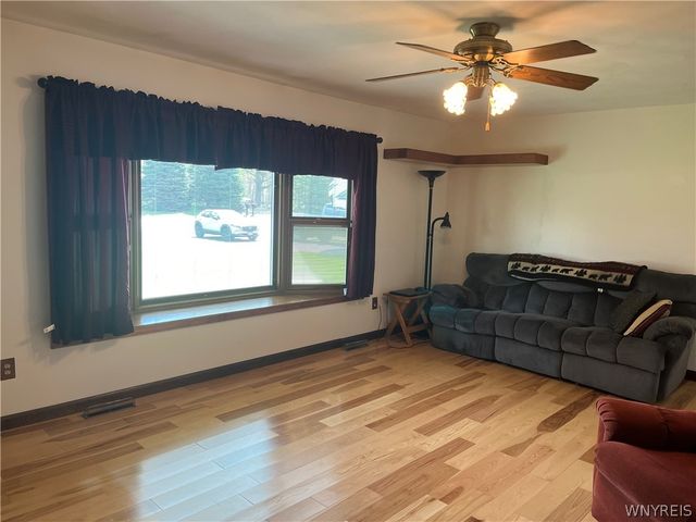 9832 Francis Road, Bethany, NY 14020
