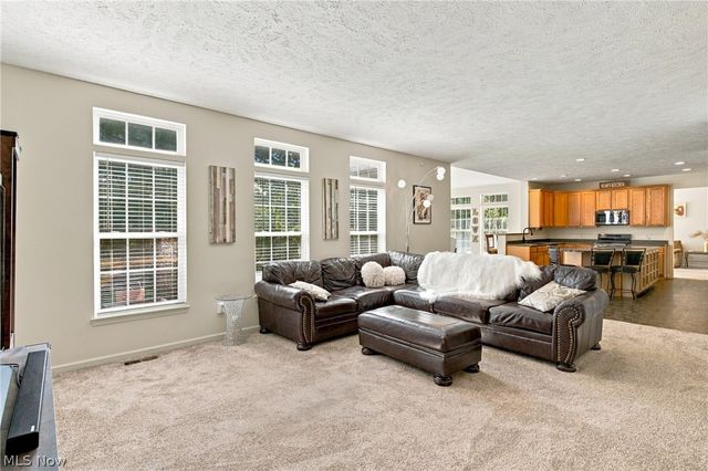 7372 Meadow Brooke Way, Northfield, OH 44067