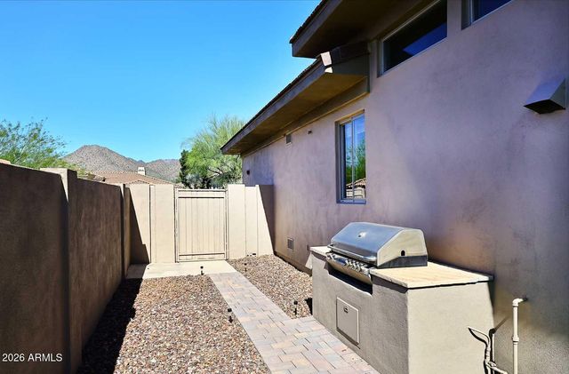 10975 E KORA Lane, Scottsdale, AZ 85255