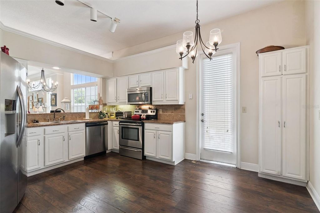 Image 13 of property listing at 8444 FOXWORTH CIRCLE 48, Orlando, FL 32819