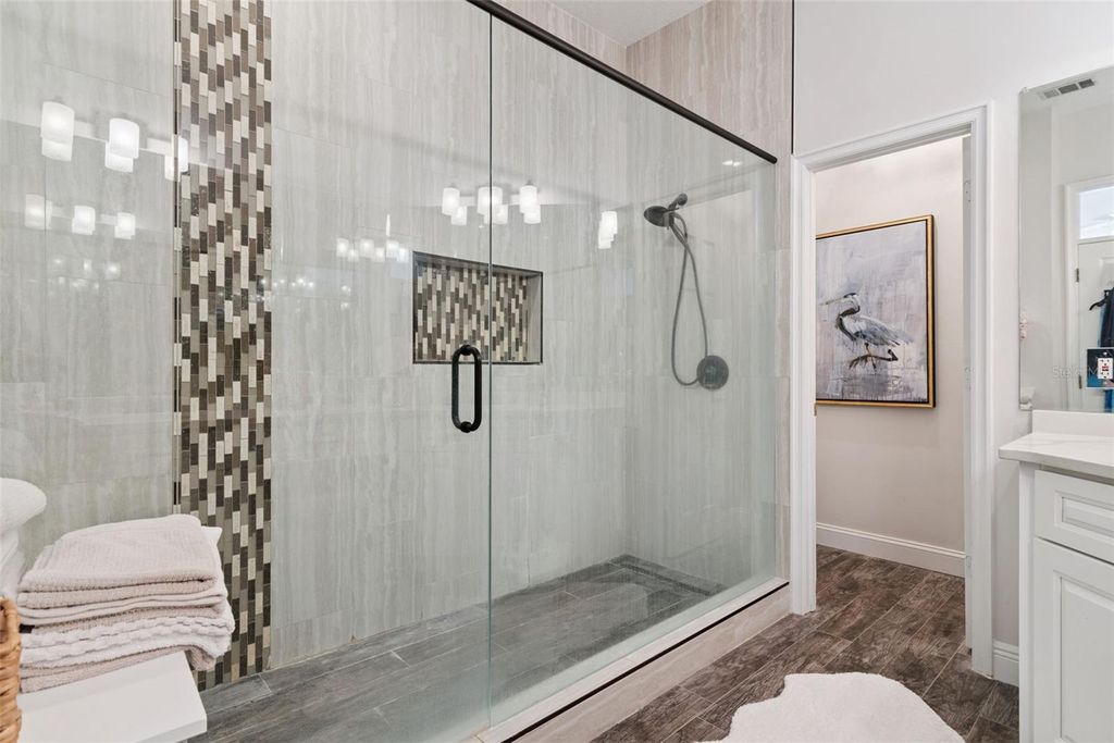 Image 16 of property listing at 8444 FOXWORTH CIRCLE 48, Orlando, FL 32819