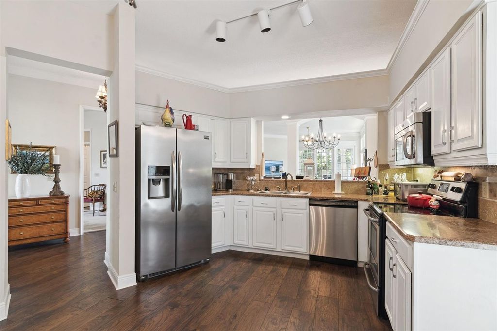 Image 7 of property listing at 8444 FOXWORTH CIRCLE 48, Orlando, FL 32819