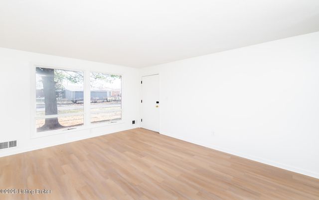 2428 Weber Ln, Louisville, KY 40216