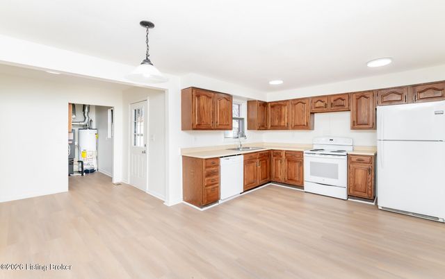 2428 Weber Ln, Louisville, KY 40216