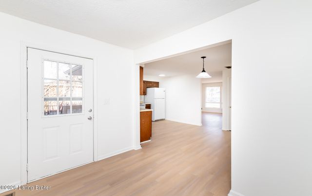 2428 Weber Ln, Louisville, KY 40216