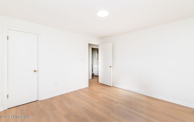 2428 Weber Ln, Louisville, KY 40216