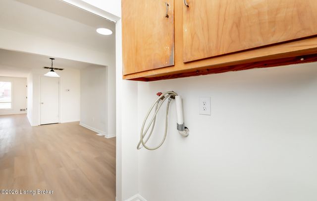 2428 Weber Ln, Louisville, KY 40216