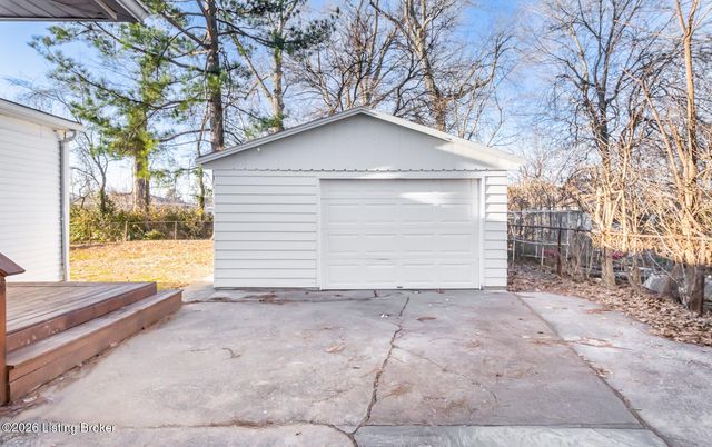 2428 Weber Ln, Louisville, KY 40216